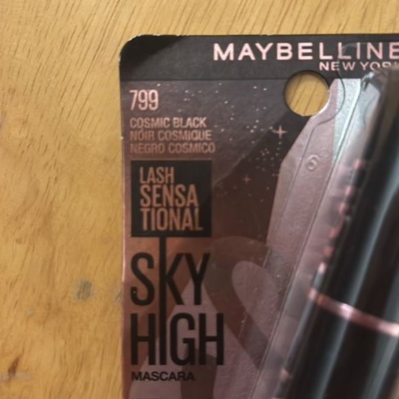Covergirl and Maybelline makeup bundle - Picture 6 of 8